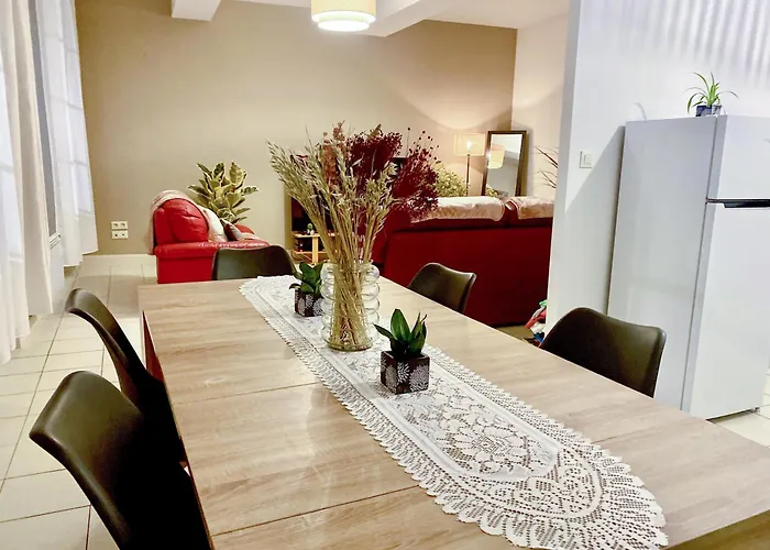 T3 Situe Pres De La Place Carnot *